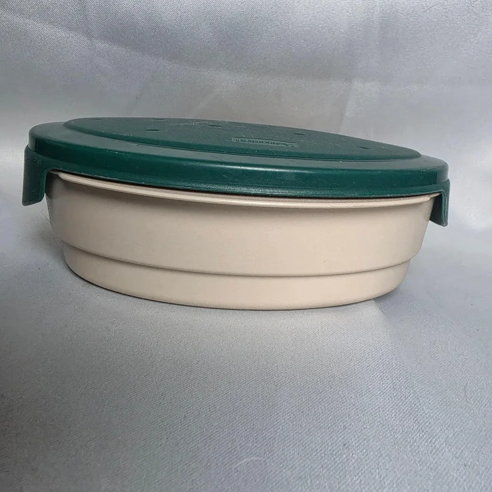 Vintage Rubbermaid Servin Saver 1.9 Pt Oval Food Storage Almond Green 375K 4